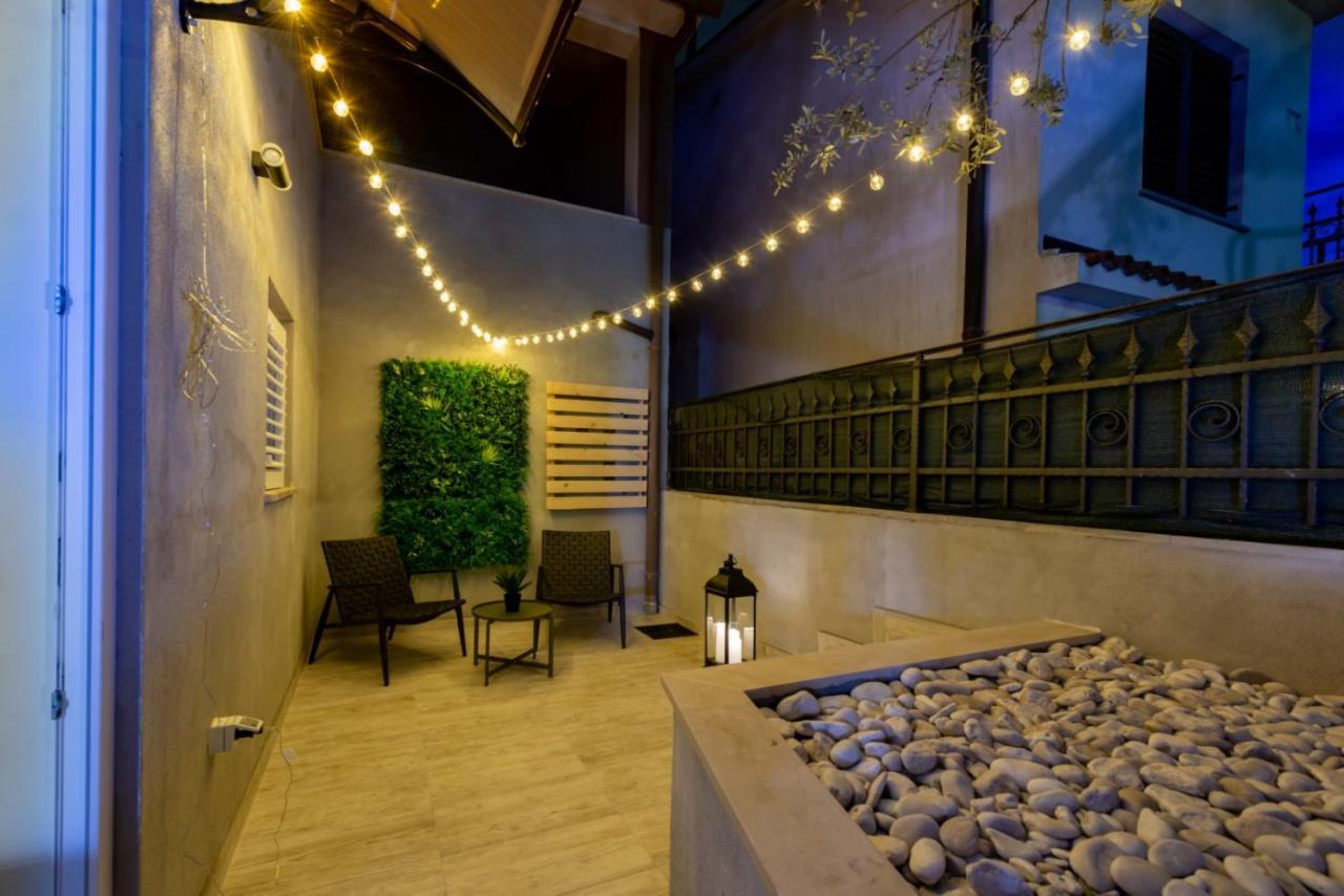 Studio Apartment Mare With Private Garden And Jacuzzi Vinkuran Exterior foto